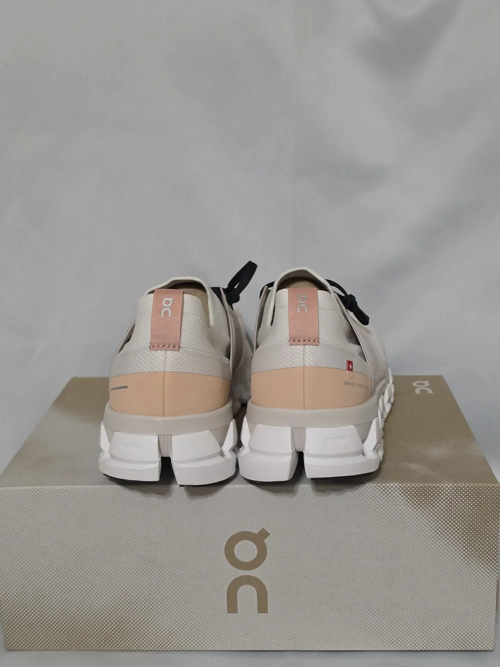 ON Cloudswift 3 'Ivory Rose' Running Shoes US Women Size 11 (NWOT)